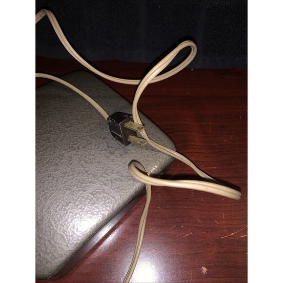 Leviton Steel Desk Lamp - Articulating Head Retro Style ReadingLight VTG Works - Picture 12 of 12